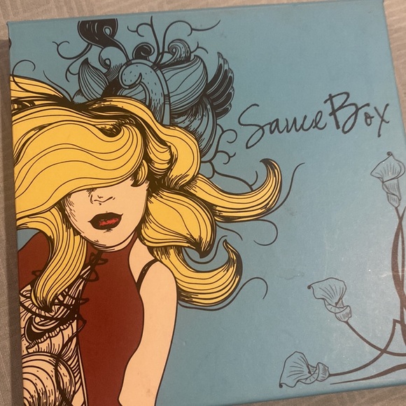 Saucebox Art Nouveau Eyeshadow Palette - Picture 3 of 3